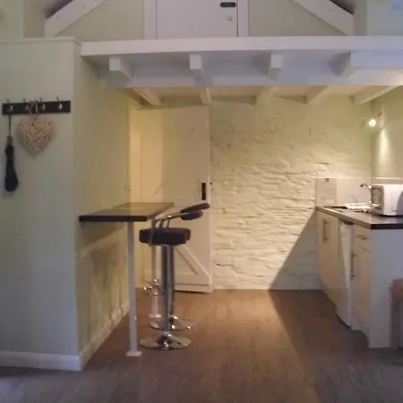The Mill House 3*
